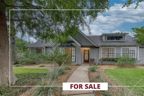 4650 Hickory Downs Drive